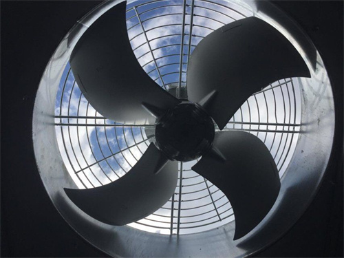 閉式冷卻塔電機怎么維護(hù)(冷卻塔電機維護(hù)的方法)